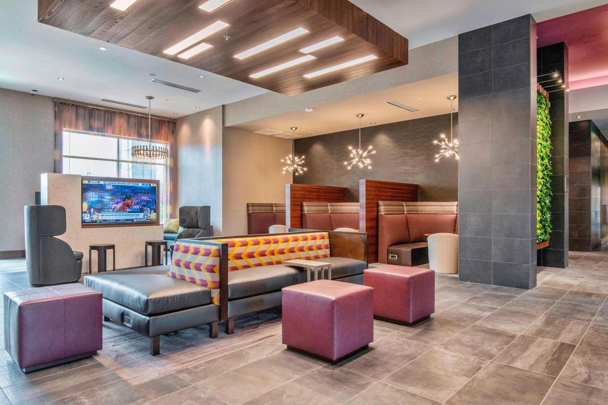 Courtyard By Marriott Raleigh Cary/Parkside Town Commons Hotell Exteriör bild