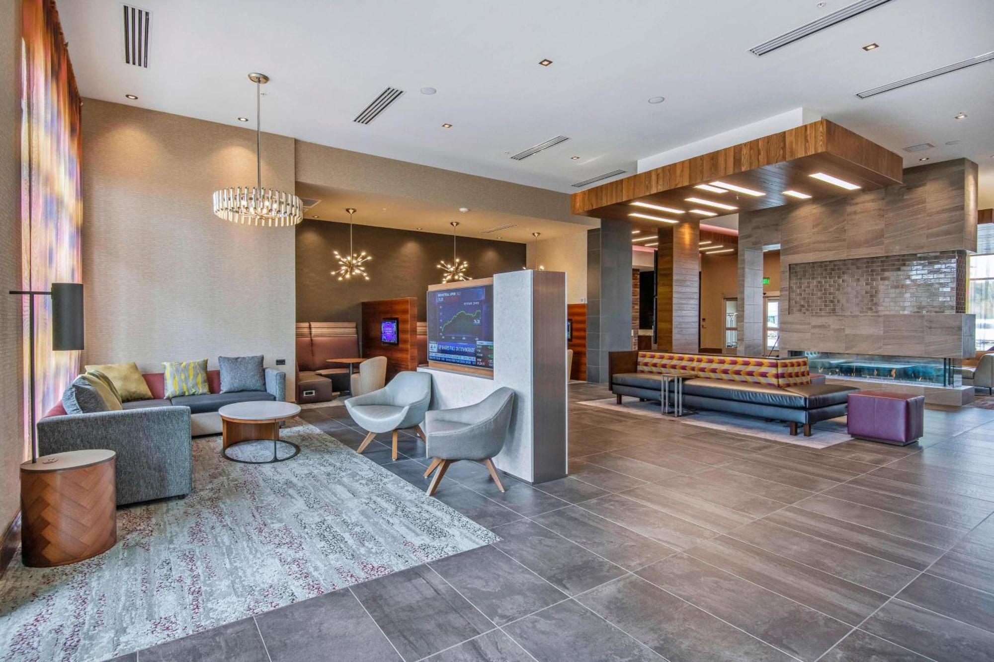Courtyard By Marriott Raleigh Cary/Parkside Town Commons Hotell Exteriör bild