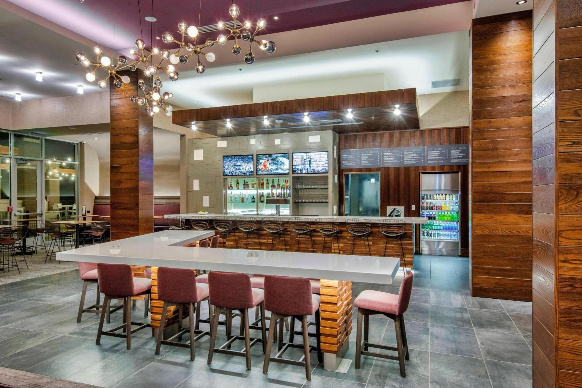 Courtyard By Marriott Raleigh Cary/Parkside Town Commons Hotell Exteriör bild
