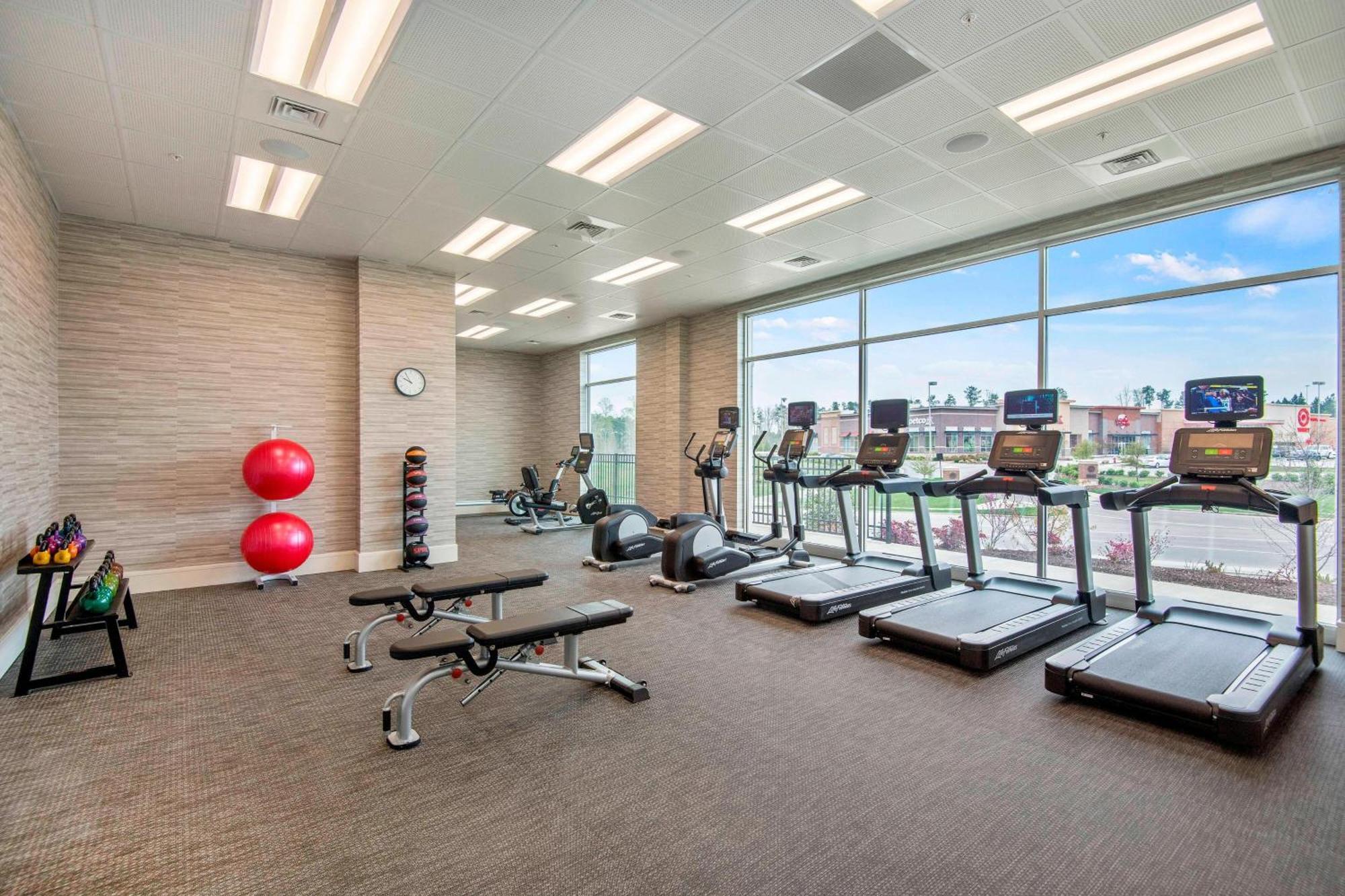 Courtyard By Marriott Raleigh Cary/Parkside Town Commons Hotell Exteriör bild