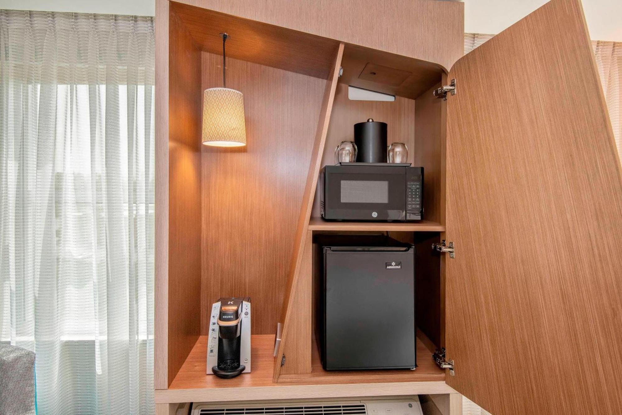 Courtyard By Marriott Raleigh Cary/Parkside Town Commons Hotell Exteriör bild